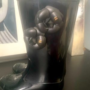 Chanel CC Logo black boots. Size 40